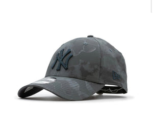 New Era NY Tonal Camo 9Forty Curved Peak Baseball Cap Charcoal - Raw Menswear