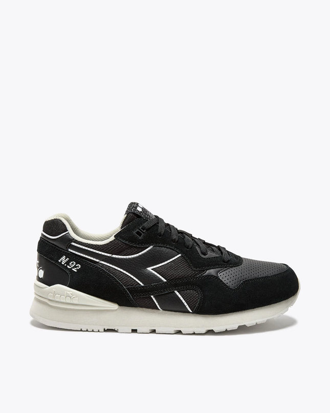 Diadora N.92 ADVANCE Trainers in Black