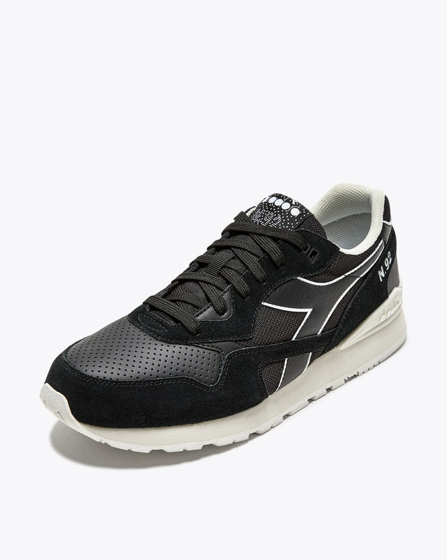 Diadora N.92 ADVANCE Trainers in Black