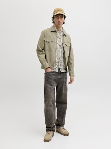 Jack & Jones Blulyon Print S/S Shirt in Stone