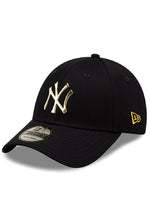 Lade das Bild in den Galerie-Viewer, New Era NY Foil Logo 9Forty Curved Peak Baseball Cap Dark Navy/Gold - Raw Menswear
