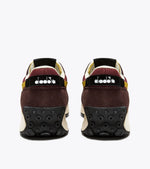 Carica l&#39;immagine nel visualizzatore di Gallery, Diadora RACE Suede SW Trainers Burgundy - Raw Menswear
