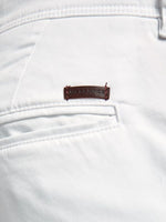 Carica l&#39;immagine nel visualizzatore di Gallery, Jack &amp; Jones Bowie Solid Chino Shorts White - Raw Menswear
